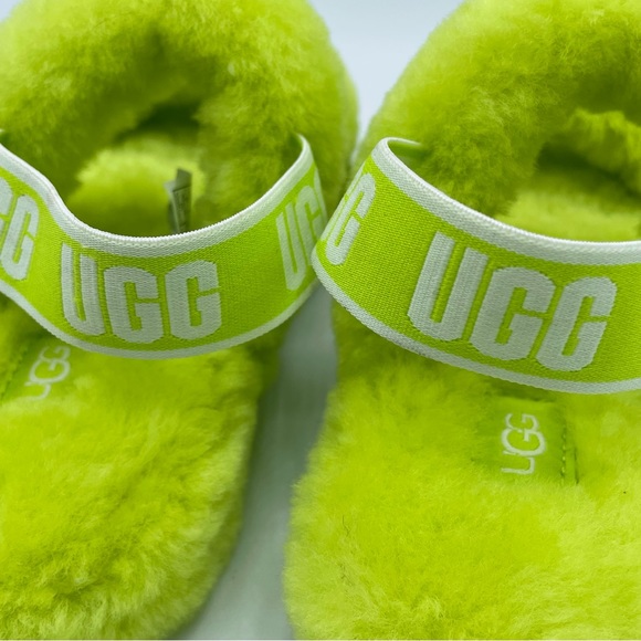 UGG oh Yea “Key Lime” Girls Sandal - Picture 3 of 9